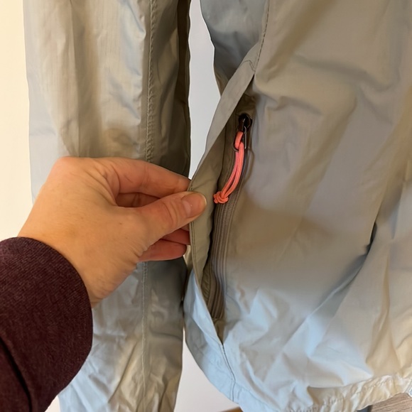 The North Face HyVent windbreaker/shell jacket, light grey/coral pink, Women's L - Picture 3 of 16
